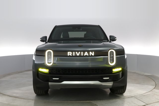 2022 Rivian R1T — photo 6 of 32