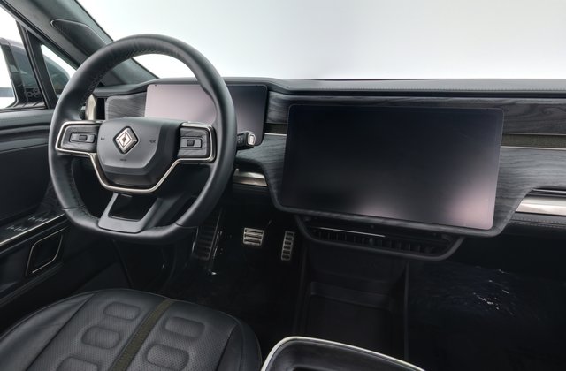 2022 Rivian R1T — photo 3 of 32