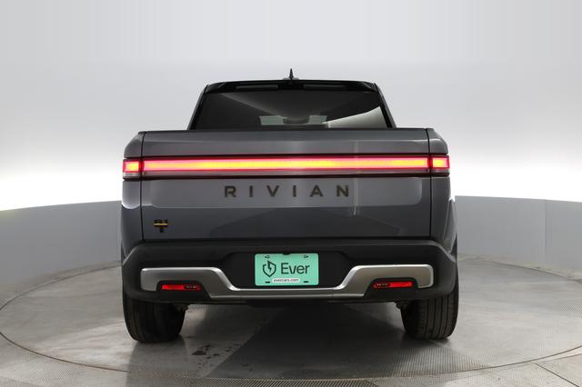 2022 Rivian R1T — photo 9 of 32