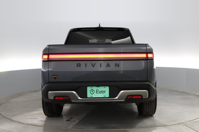 2022 Rivian R1T — photo 9 of 32