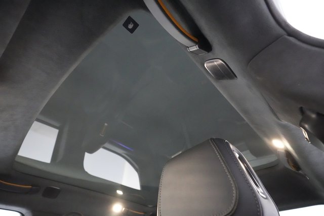 2022 Rivian R1T — photo 21 of 32