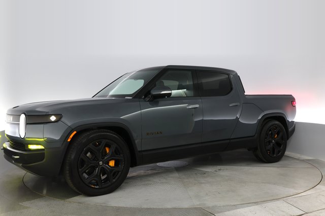 2022 Rivian R1T — photo 11 of 32