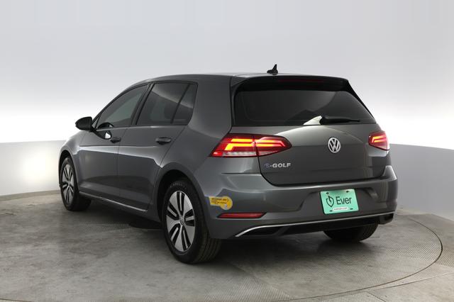 2019 Volkswagen e-Golf — photo 8 of 50