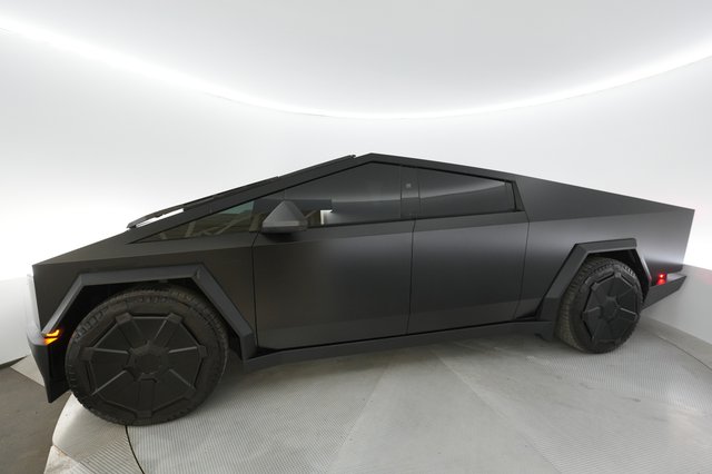 2024 Tesla Cybertruck — photo 15 of 22