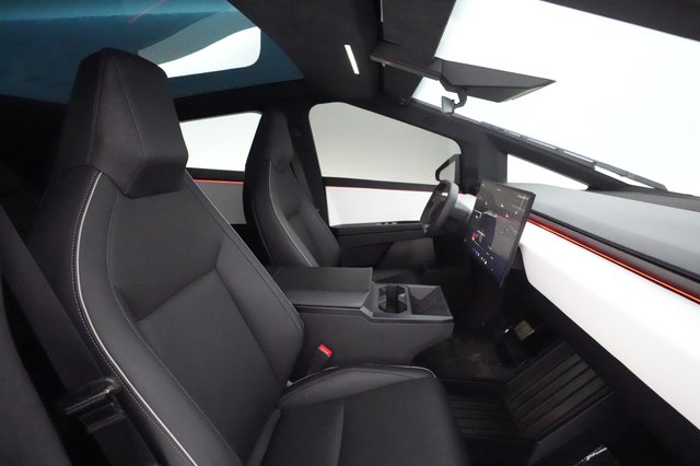 2024 Tesla Cybertruck — photo 19 of 22