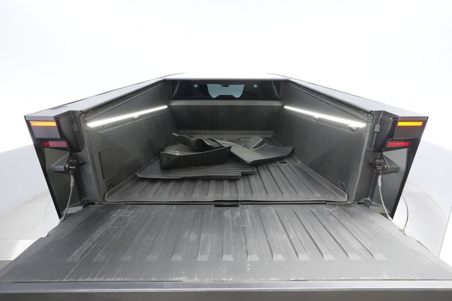 2024 Tesla Cybertruck — photo 6 of 22