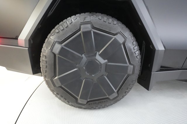 2024 Tesla Cybertruck — photo 18 of 22