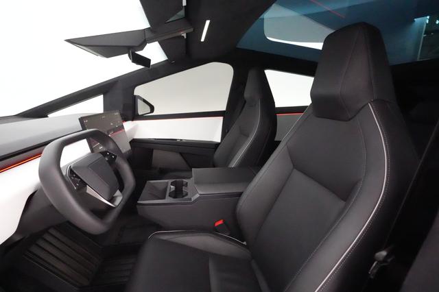 2024 Tesla Cybertruck — photo 3 of 22