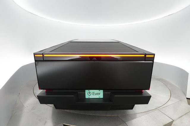 2024 Tesla Cybertruck — photo 11 of 22