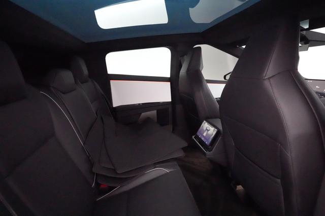 2024 Tesla Cybertruck — photo 4 of 22
