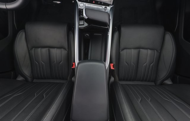 2019 Audi e-tron — photo 17 of 29