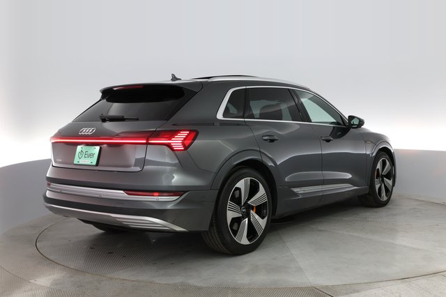 2019 Audi e-tron — photo 2 of 29