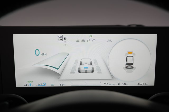 2022 Hyundai IONIQ 5 — photo 4 of 39