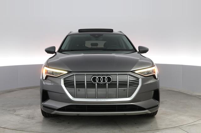 2021 Audi e-tron — photo 5 of 28