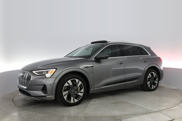 2021 Audi e-tron — photo 10 of 28