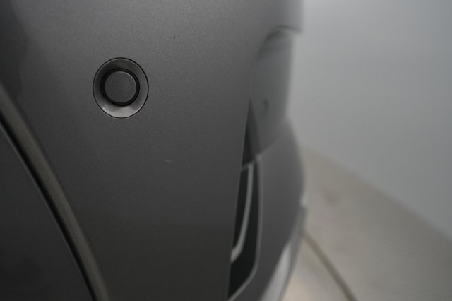 2021 Audi e-tron — photo 24 of 28