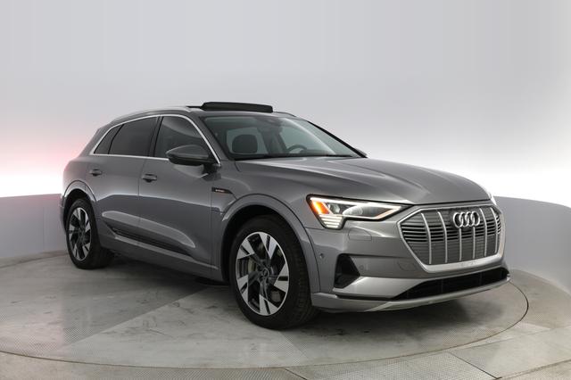 2021 Audi e-tron — photo 6 of 28