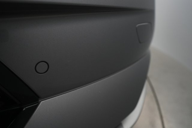 2021 Audi e-tron — photo 25 of 28
