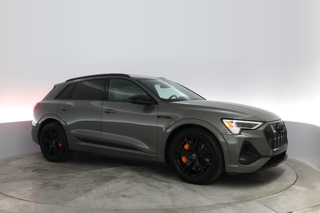 2022 Audi e-tron — photo 8 of 28