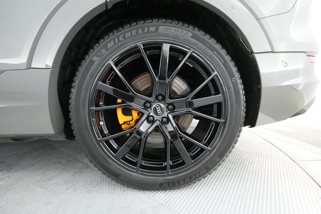 2022 Audi e-tron — photo 13 of 28