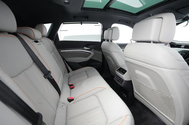 2022 Audi e-tron — photo 4 of 28