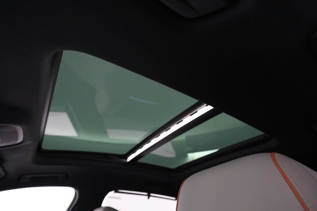 2022 Audi e-tron — photo 21 of 28