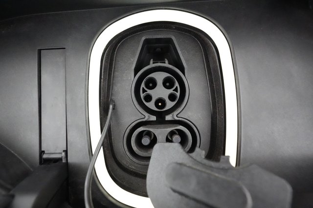 2023 Cadillac LYRIQ — photo 19 of 22
