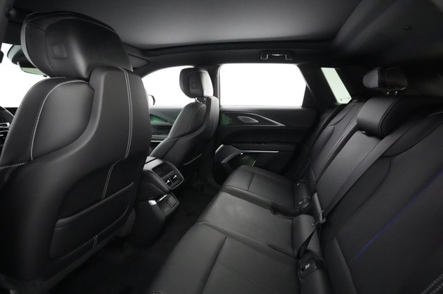 2023 Cadillac LYRIQ — photo 16 of 22
