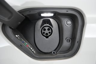 2021 Porsche Taycan — photo 24 of 29