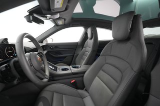2021 Porsche Taycan — photo 17 of 29