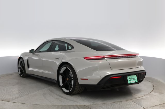 2021 Porsche Taycan — photo 11 of 29