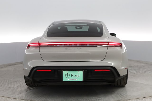 2021 Porsche Taycan — photo 10 of 29