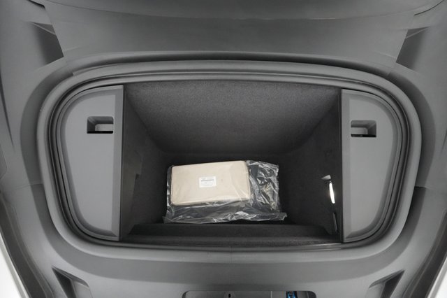 2021 Porsche Taycan — photo 22 of 29