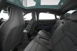 2021 Porsche Taycan — photo 18 of 29