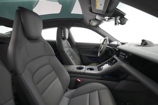 2021 Porsche Taycan — photo 19 of 29