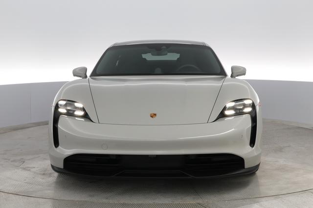 2021 Porsche Taycan — photo 6 of 29