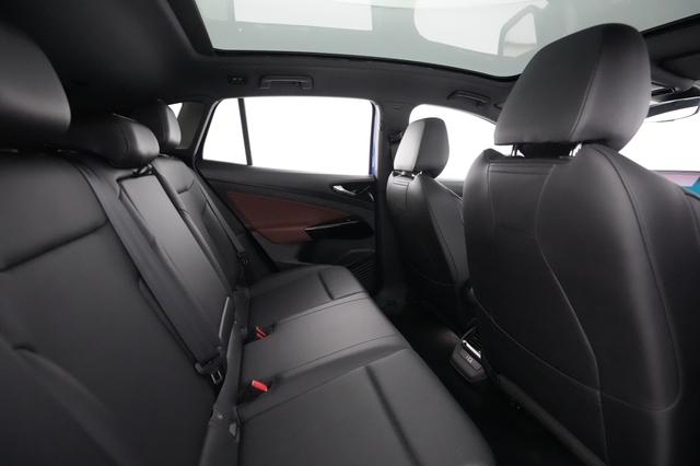 2021 Volkswagen ID.4 — photo 3 of 29