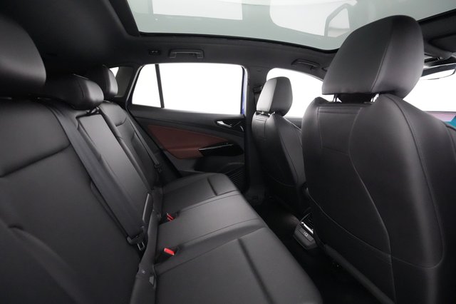 2021 Volkswagen ID.4 — photo 3 of 29