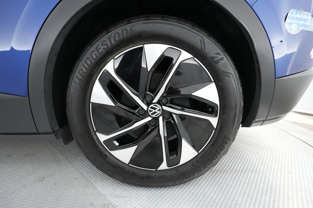2021 Volkswagen ID.4 — photo 12 of 29