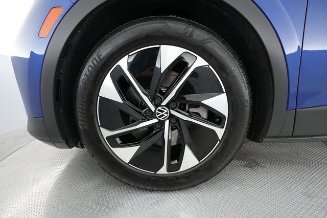 2021 Volkswagen ID.4 — photo 11 of 29