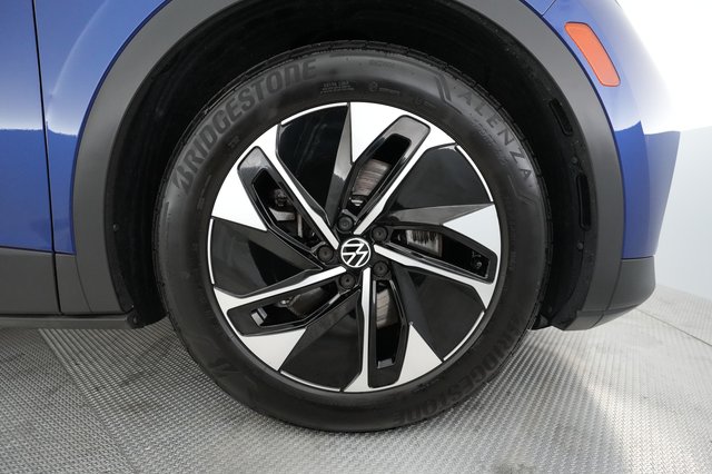 2021 Volkswagen ID.4 — photo 13 of 29