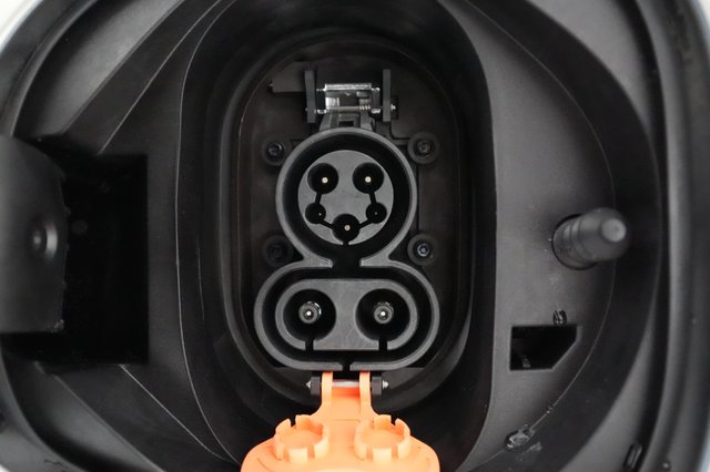 2023 Chevrolet Bolt EUV — photo 18 of 24