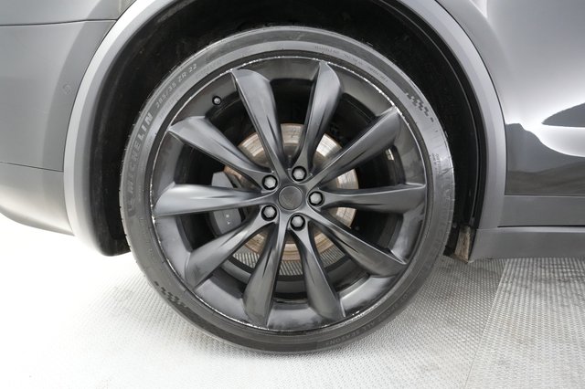 2019 Tesla Model X — photo 14 of 27