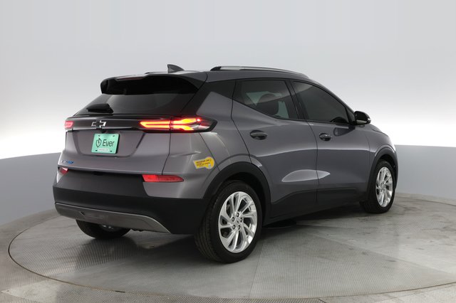2022 Chevrolet Bolt EUV — photo 2 of 31