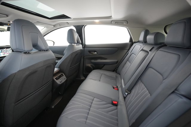 2023 Nissan Ariya — photo 19 of 28