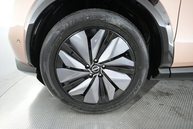 2023 Nissan Ariya — photo 13 of 28
