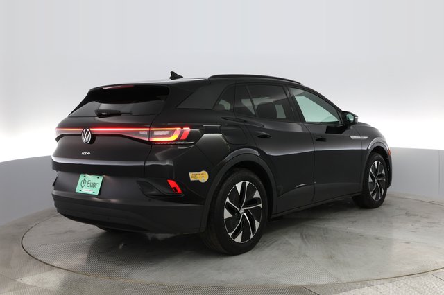 2022 Volkswagen ID.4 — photo 2 of 26