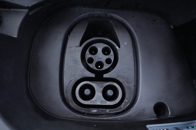 2022 Volkswagen ID.4 — photo 19 of 26