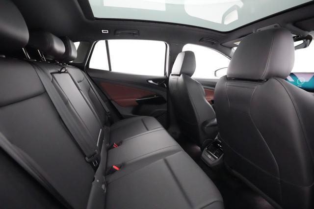 2022 Volkswagen ID.4 — photo 3 of 26