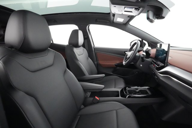 2022 Volkswagen ID.4 — photo 17 of 26
